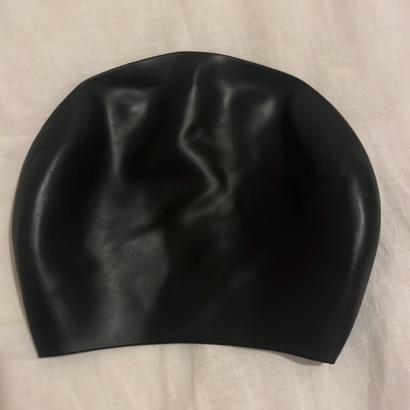 Speedo swim cap 🏊‍♀️ - Picture 2 of 2